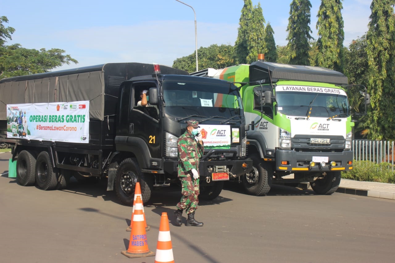 ACT Gandeng TNI Distribusikan Bantuan Logistik Dalam Operasi Pangan Gratis