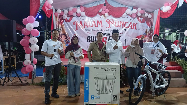 Malam Puncak HUT ke 81 RI  :  Warga 046 VGH Babelan Bekasi, Tampilkan Kreasi Budaya Nusantara