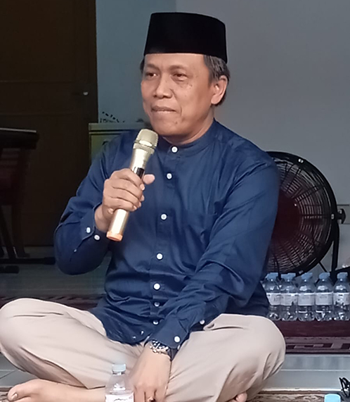 Banyak Orang  Lebih Mementingkan Gelar daripada Keahlian