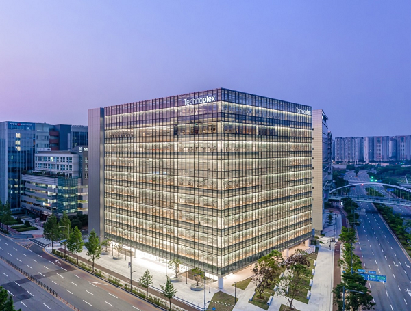 Foto_1__Hankook_Tire_Technology_Headquarter,_Technoplex2.png
