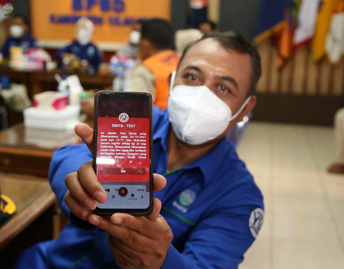 Hadang Potensi Tsunami di Selatan Jawa, BMKG Luncurkan EWS Radio Broadcaster dan SIRITA 