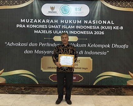 Abdul Chalim SH. Dapat Penghargaan Penegakan Hukum dari MUI Pusat