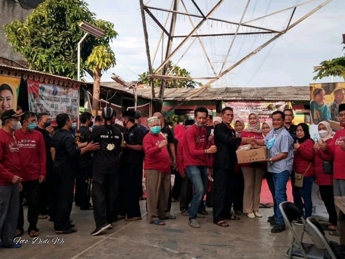 Berkah Ramadhan Yayasan DIP Bagikan 1000 Takjil di Jakarta Timur