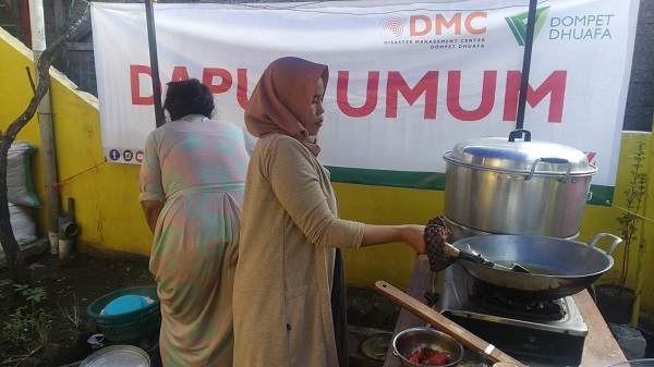 Ratusan Penyintas Di Garut, Memanfaatkan Kehadiran Dapur Umum Hingga Pos Hangat DMC Dompet Dhuafa