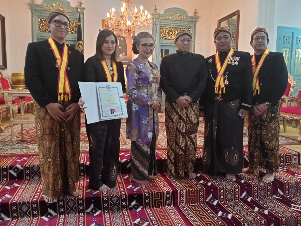 Dirut PT Pelabuhan Tanjung Priok Indra Hidayat Sani,Terima Gelar Kehormatan dari Keraton Surakarta