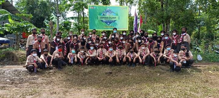 Pelantikan Anggota Baru di DKayon Senior Camp Pesantren Kasepuhan Raden Rahmat 